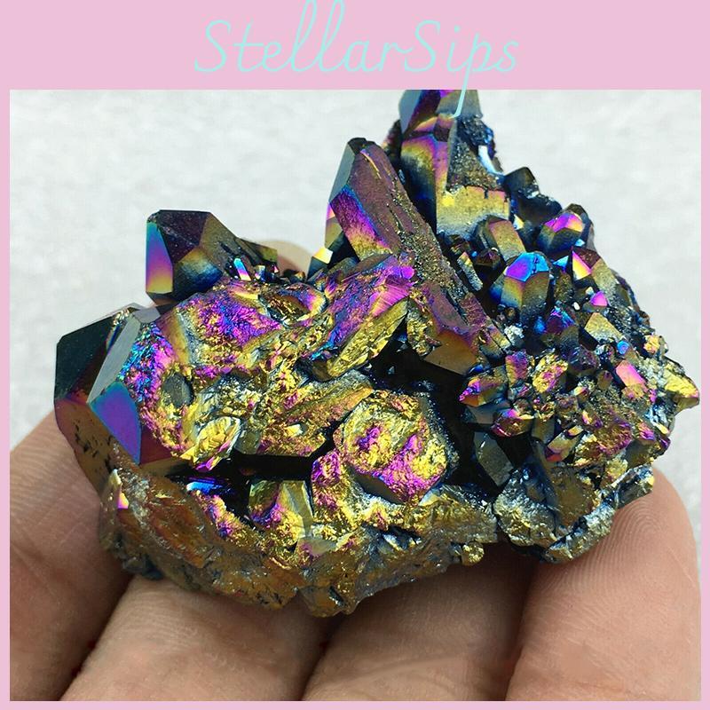Bellissimo Cluster di Quarzo Naturale Arcobaleno Titanio Lavorato Artigianalmente per Decorazione Domestica