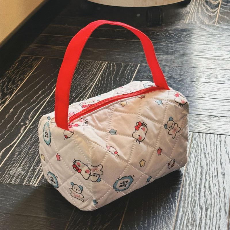 High-Value Large-Capacity Portable Makeup Travel Bag - Cute 3D Design for Women