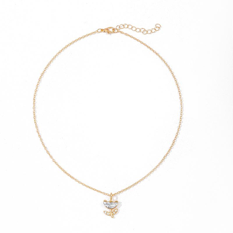 Sweater chain light luxury European and American autumn and winter jewelry women's versatile alloy pendant niche diamond-encrusted flower necklace
