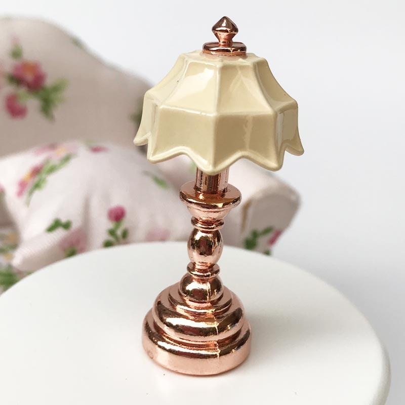 Miniature Dollhouse Table Lamp LED Desk Model Mini Light Decoration Children's Toy Dollhouse Play Accessories for Mini House Bedroom Pack of 2