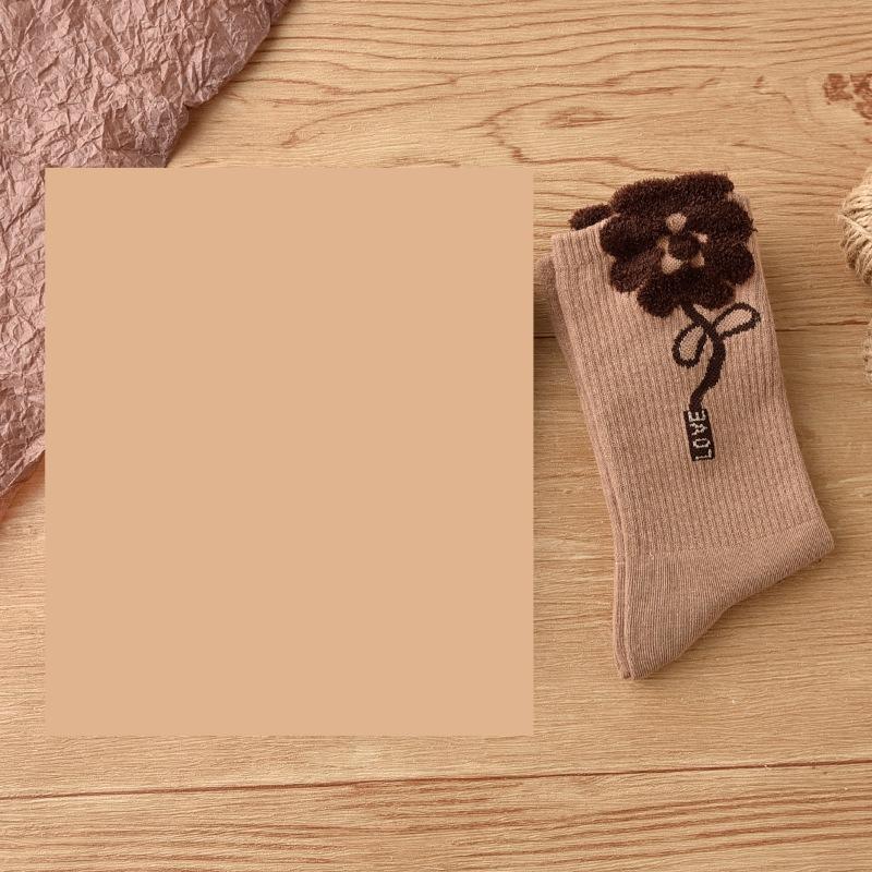 10-1 Pairs of Women's Mid Length Socks - Cute Teddy Bear and Floral Pattern, Elastic Fiber Blend, Ribbed Cuffs, Casual Elegant Autumn and Winter Socks