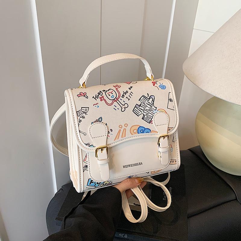 

Модная повседневная нишевая сумка контрастного цвета с высоким чувством стиля, женский новый популярный дорожный рюкзак белый