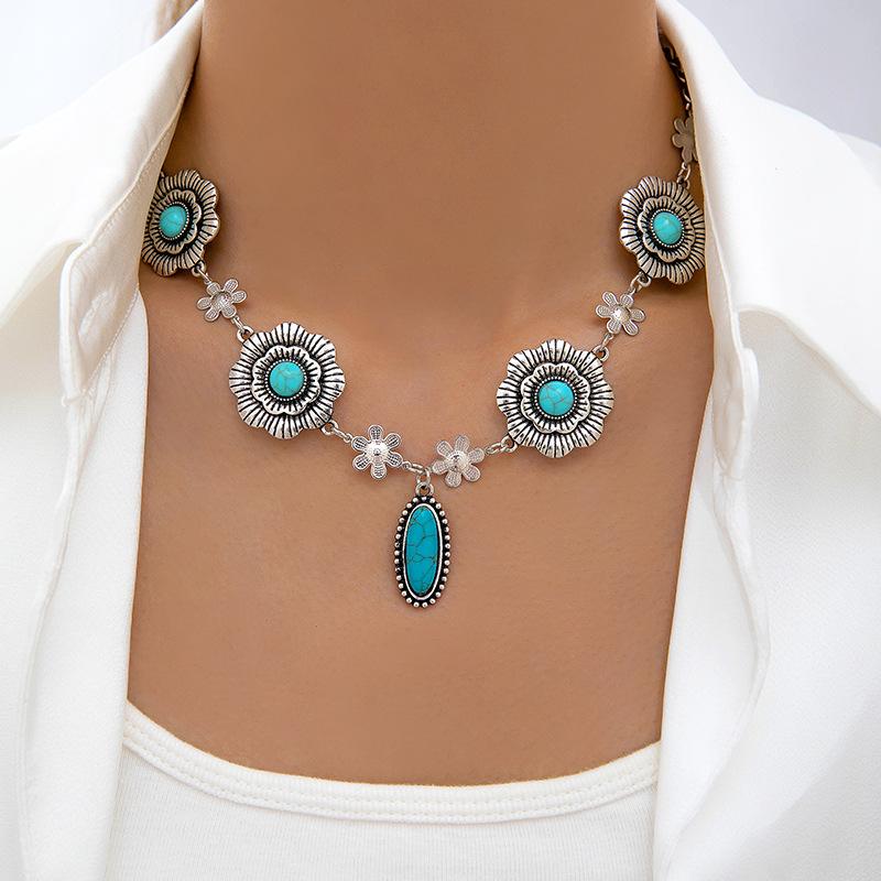 JMXD Bohemian Turquoise Flower Pendant Necklace for Women, Y2K Alloy Pearl Choker, Retro Adjustable Layered Chain, Dainty Minimalist Jewelry Gift Idea