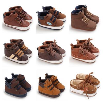 Jungen – Sneaker & Slipper