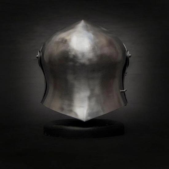 Close Helmet with Sparrow’s Beak Visor 16th Century Knight Armor Gothic Medieval Helmet with Stand  SCA LARP Reenactment Gear Steel Helmet Gift
