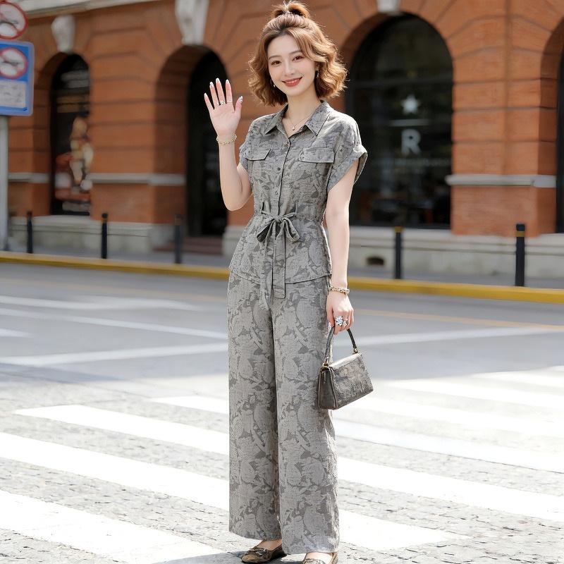 

Elegant Summer 2026 Old Money Style Casual Women s Two-Piece Set - Short-Sleeved Shirt & Stylish Pants 4XL (Suitable for 131-142 lbs)
