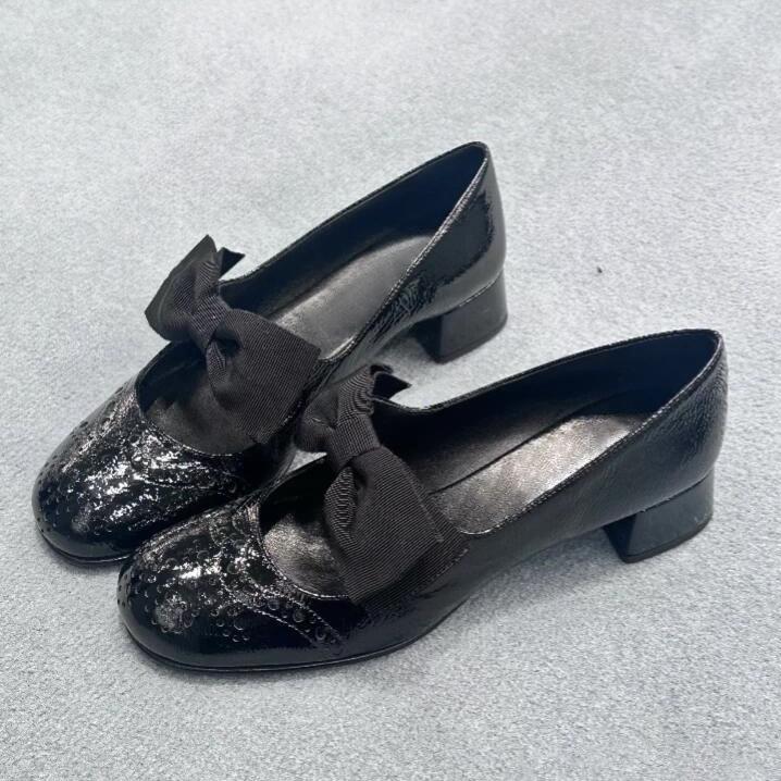 Miu Style Bow Leather Mary Jane Single Shoes Women's Spring Engraved Thick Heel High Heels Small Leather Shoes Ladyshoes