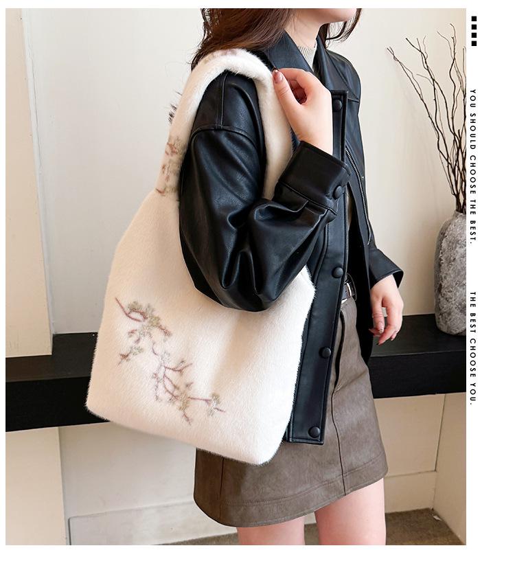 Korean Style Winter 2025 Plush Handbag - Versatile Single Shoulder, Large Capacity, Chinese Design