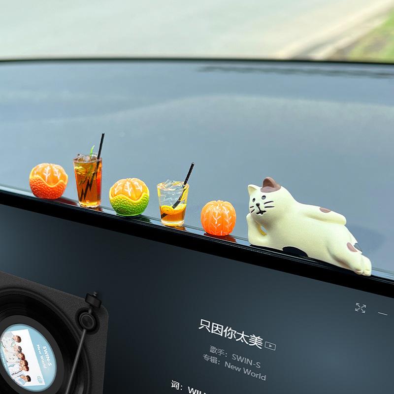 Cute Kitten Ice Car Ornament Car Center Console Display Ornament Desktop Small Ornament Ornament