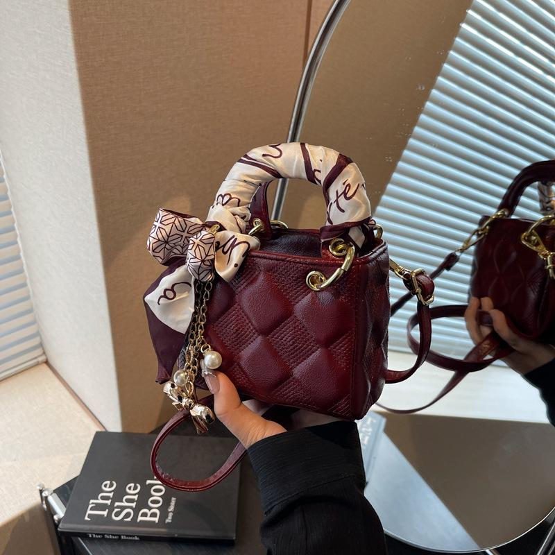 Bag Women's New Fashion Handbag Versatile Messenger Bag Mouth Red Envelope