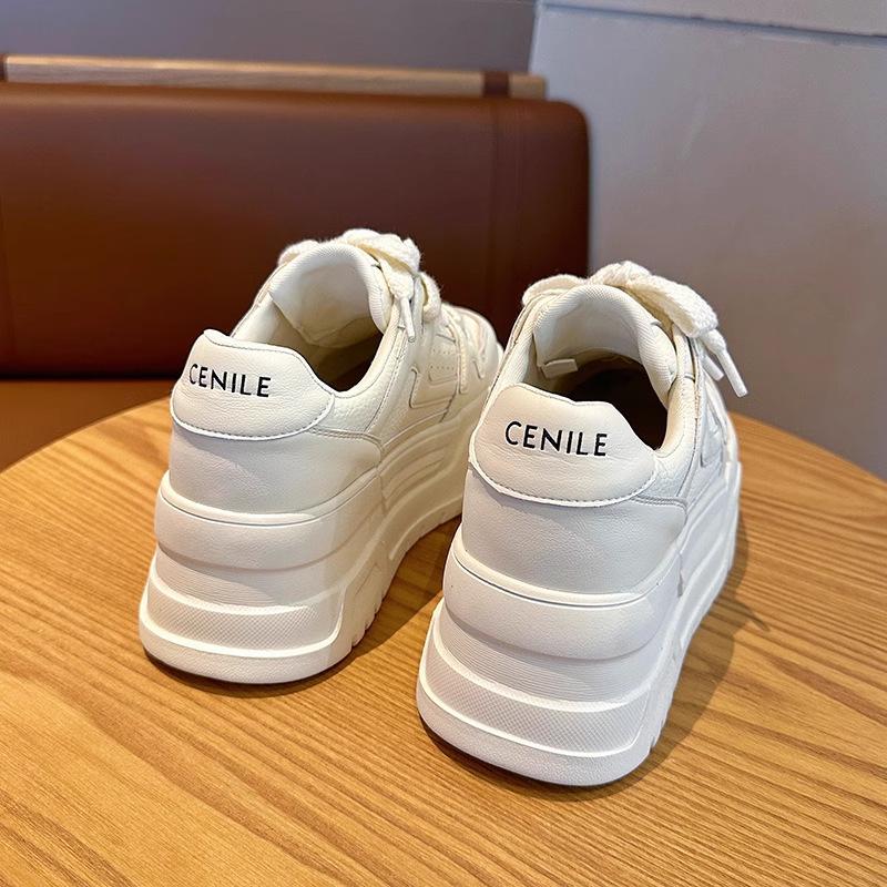 Weiche Leder-Plateau-Schuhe weiß Damen 2025 Herbst neu vielseitige Plateau-Erhöhung Damen-Schuhe lässige Sportschuhe rutschfest