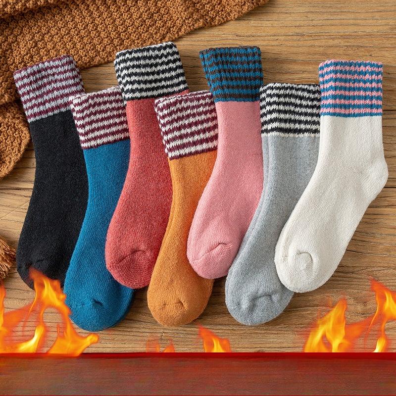 Chaussettes Super Épaisses pour Femme Hiver Mi-mollet Chaussettes en Laine, Épaissies et Molletonnées Chaudes Chaussettes Longues pour Femme, Chaussettes Noires Amples en Coton Cachemire
