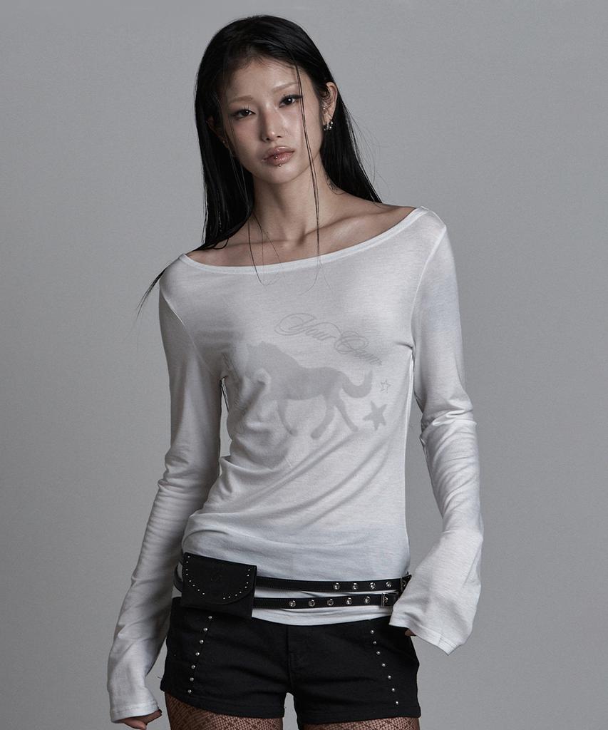 Aejeuyua Horse Boat Neck Long Sleeve White