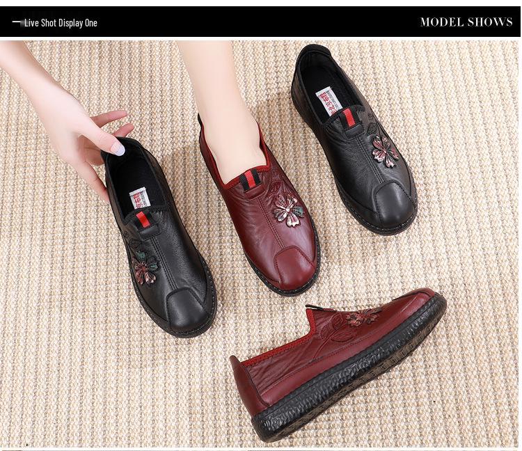 Spring & Autumn 2025 Women's Non-Slip Soft Sole Slip-On Shoes: Comfortable, Wear-Resistant Casual Footwear for Middle-Aged & Elderly Moms.