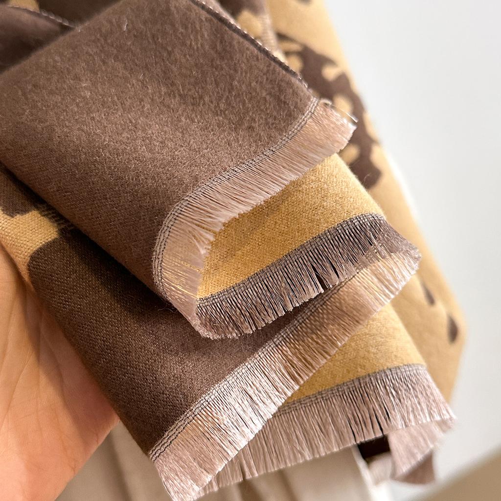 Elegant intellectual style thickened winter shawl women travel versatile multi-functional warm scarf leopard print scarf