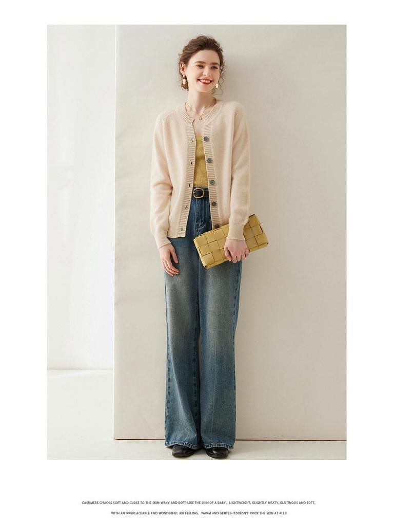 Autumn Women's Cashmere Cardigan: Long Sleeve, Thick & Loose, Gentle Style, Short Fashionable Single-Breasted Coat.