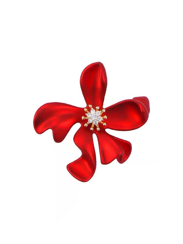 High-End Chinese Style Red Flower Brooch Pin - Unique Niche Cheongsam Accessory for Women