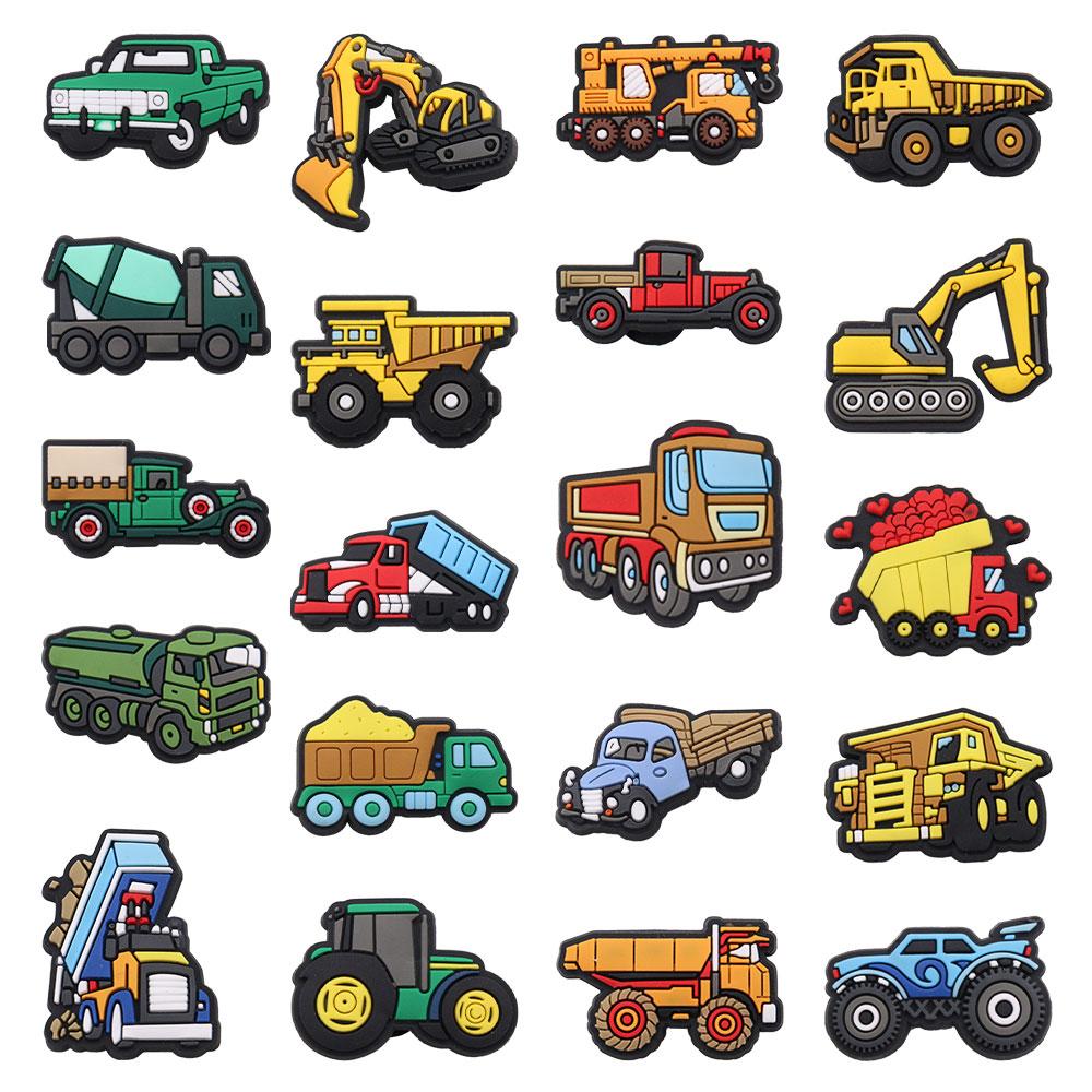 13 Piezas Dibujos Animados Vehículos Coche de Policía PVC Amuletos para Zapatos Para Pulseras DIY Sandalias Accesorios para Zapatos Zapatos de Jardín Decoración con Botones