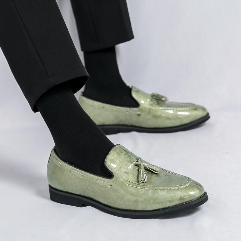 2024 High End Brand Men's Shiny Leather Shoes Luxury New Massage Sole Loafers Commuting Work Men's Flat Shoes Simple White