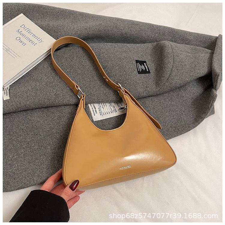 

French underarm bag women s niche design messenger bag spring outing wear shopping romantic shoulder handbag абрикосовый