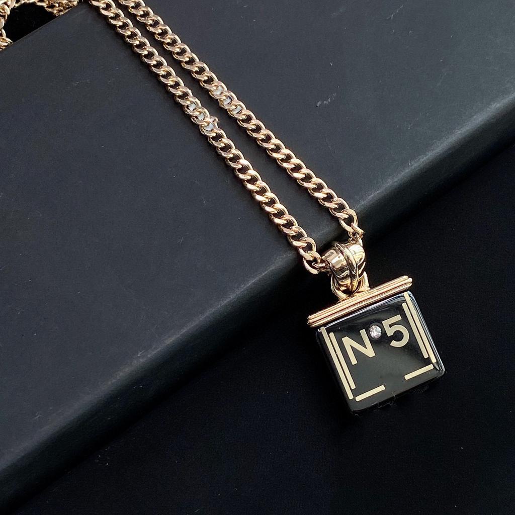 Set Bijuterii de Modă de Marcă Pentru Femei Lanț Gros Petrecere Sticluță de Parfum Choker Cercei Rășină Literă Unică 5 Lanț de Cupru