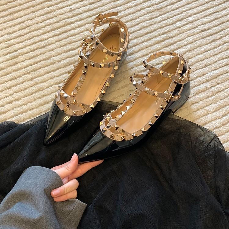 French Celebrity Style Rivet Pointed One-word Buckle Mary Jane Shoes Children's 2025 New Flat-soled Inner Height-increasing Single Shoes