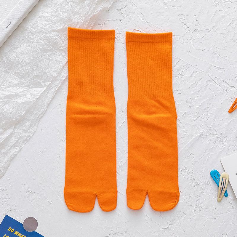 Colorful Cotton Split-Toe Socks: Japanese-Style Mid-Calf Toe Socks for Women, Perfect for All Seasons and Flip-Flops