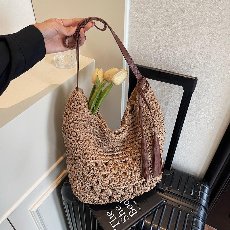 Retro Woven Bag Fringed Straw Bag Large Capacity Lazy Wind Underarm Shoulder Bag Seaside Vacation Beach Bag