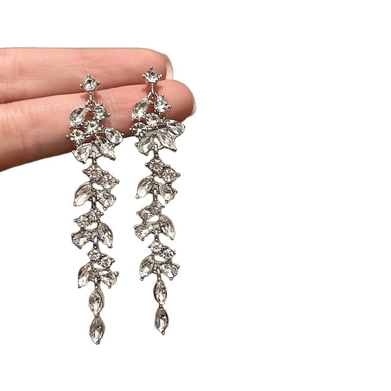 Französische minimalistische Strass-Quasten-Hängeohrringe: Schmuckstecker: Schick, Luxuriös und Exquisit