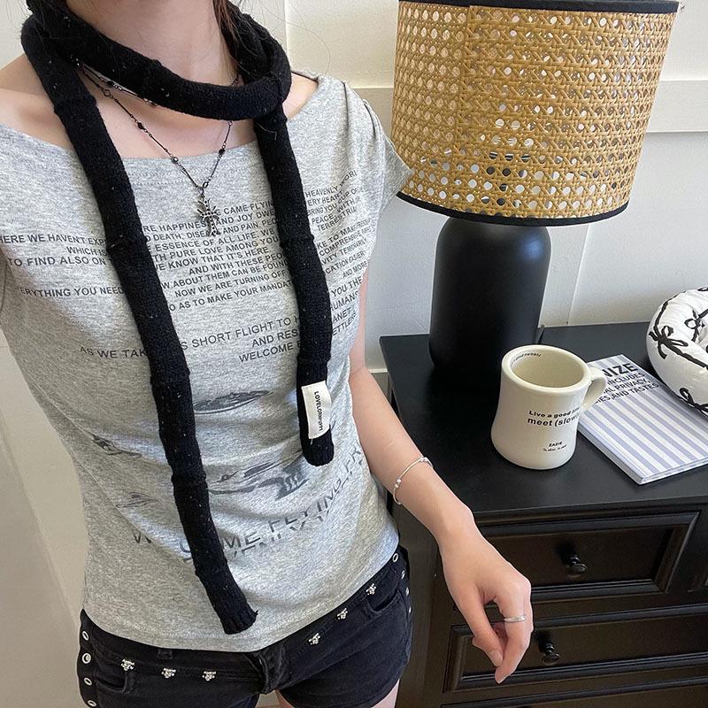 American Artistic Striped Sweet & Spicy Fashionable Women's Scarf for a Stylish Autumn & Winter Look