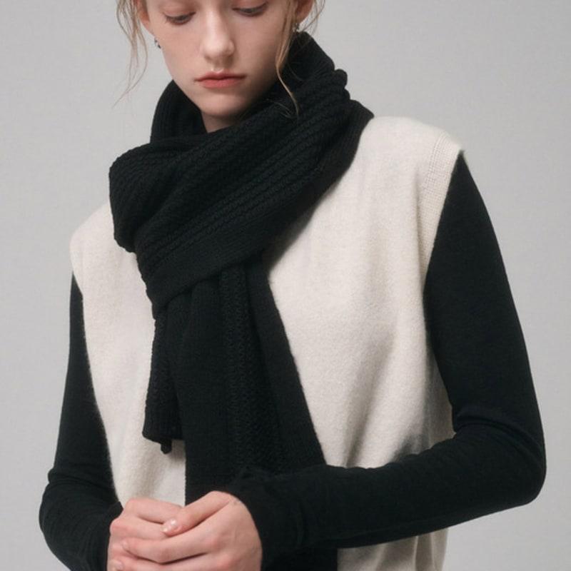 Saint Luxure Soft Leaf Muffler Black