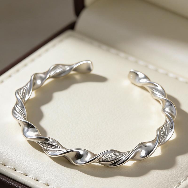 New Fashion Minimalist Design Bangle With Twisted Pattern 925 Sterling Silver Versatile Creative Opening Bracelets TYB631