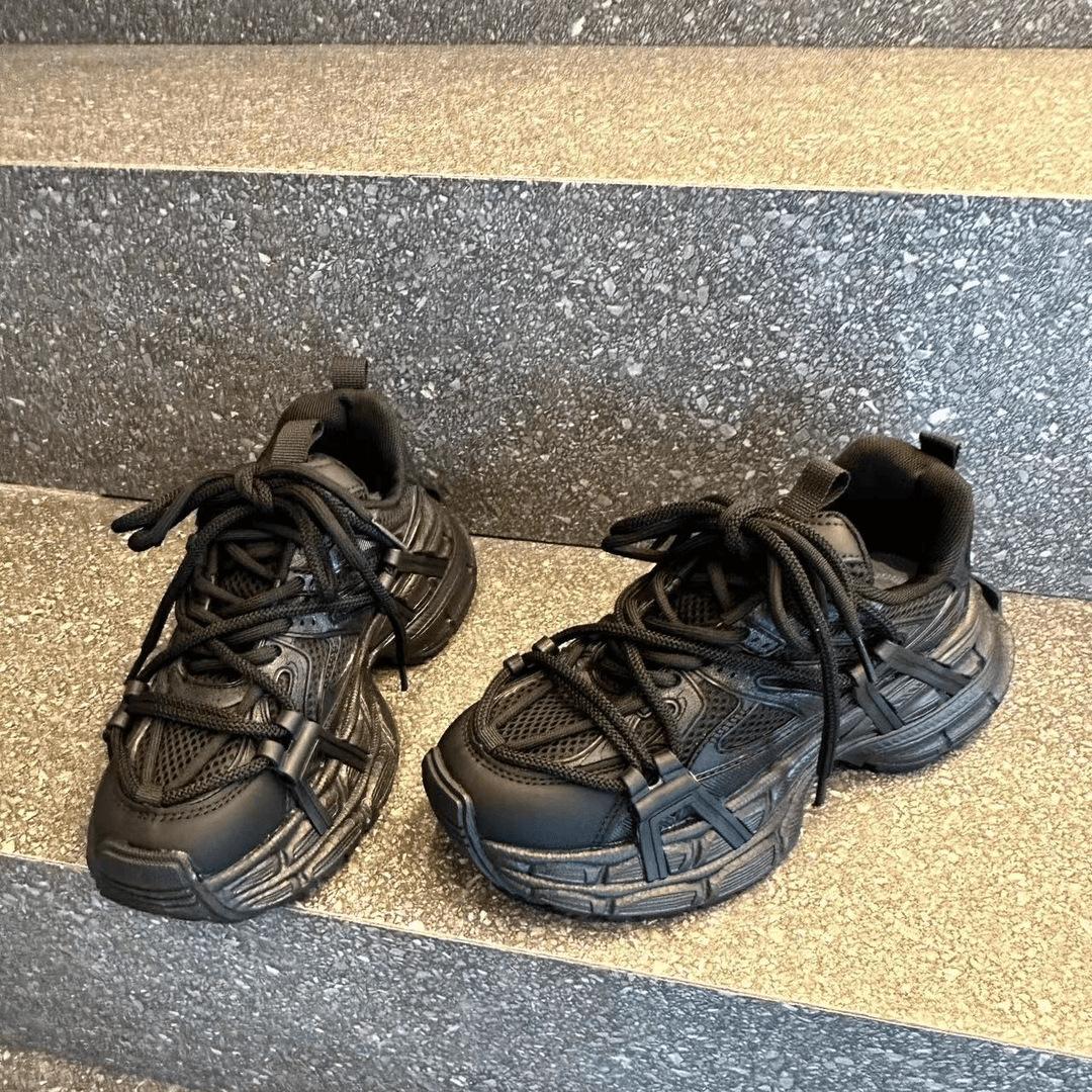 

Европейские туфли для папы на толстой подошве, женские, весна-осень 2025 года, новые, кожаные, для маленьких стоп, спортивные, нескользящие, универсальные, повседневные туфли 35 чёрный