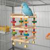 Bunte hängende Holzpapageien-Knabberspielzeuge mit Glöckchen, mehrstöckige, bissfeste Papageien-Schaukel, Interaktionsspielzeug für Vogelkäfige