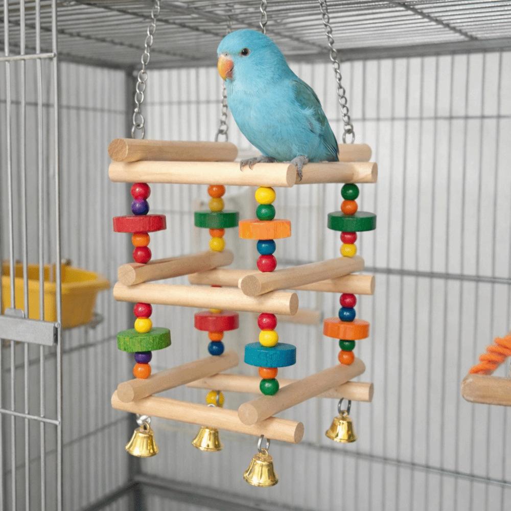 Bunte hängende Holzpapageien-Knabberspielzeuge mit Glöckchen, mehrstöckige, bissfeste Papageien-Schaukel, Interaktionsspielzeug für Vogelkäfige