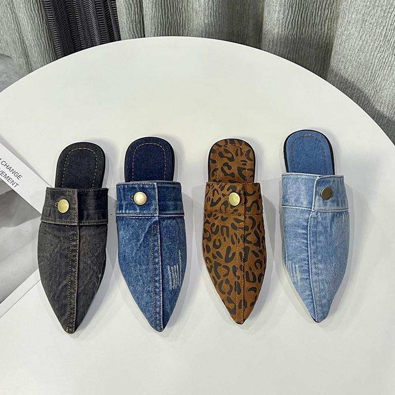 Fashion Women Slippers 2025 New Summer Designer Sandals Pointed Toe Fashion Slippers Beach Big Size Slides Women Zapatos De Mujer