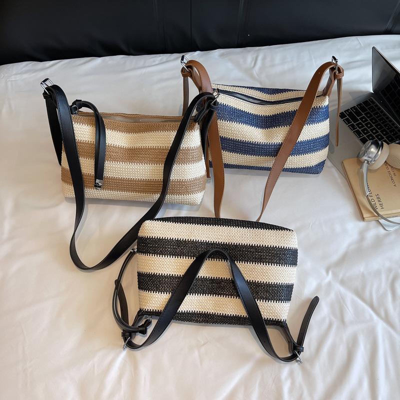 Small Bag Women's 2025 New Trendy Color Straw Hand-held Bucket Bag Leisure Beach Vacation Wind Shoulder Messenger Bag