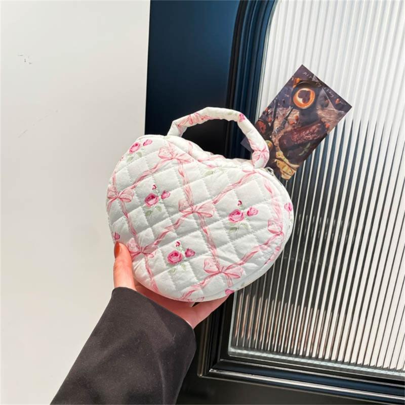 Large Capacity Waterproof Makeup Bag For Travel Cosmetic Organizers With Floral Heart Design Travel Toiletry Bag