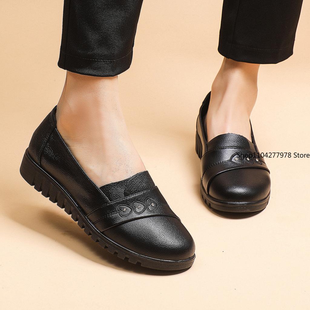 Fashion 2025 New Mother Shoes Flats PU Leather Work Shoes for Women Middle-aged Elderly Flat-bottomed Non-slip Shoes Large Size