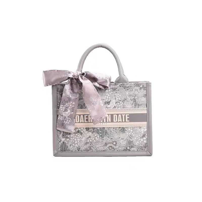 Премиальная вышитая сумка-тоут REWELL