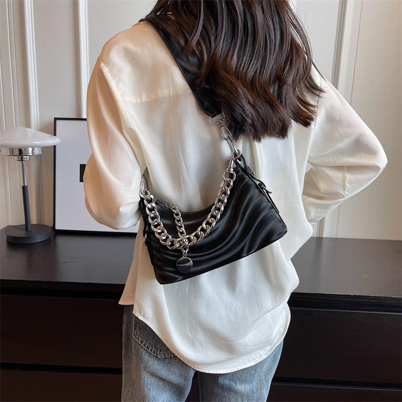 Trendy Street Style Small Square Bag With Chain Elements Pu Material Shoulder Bag