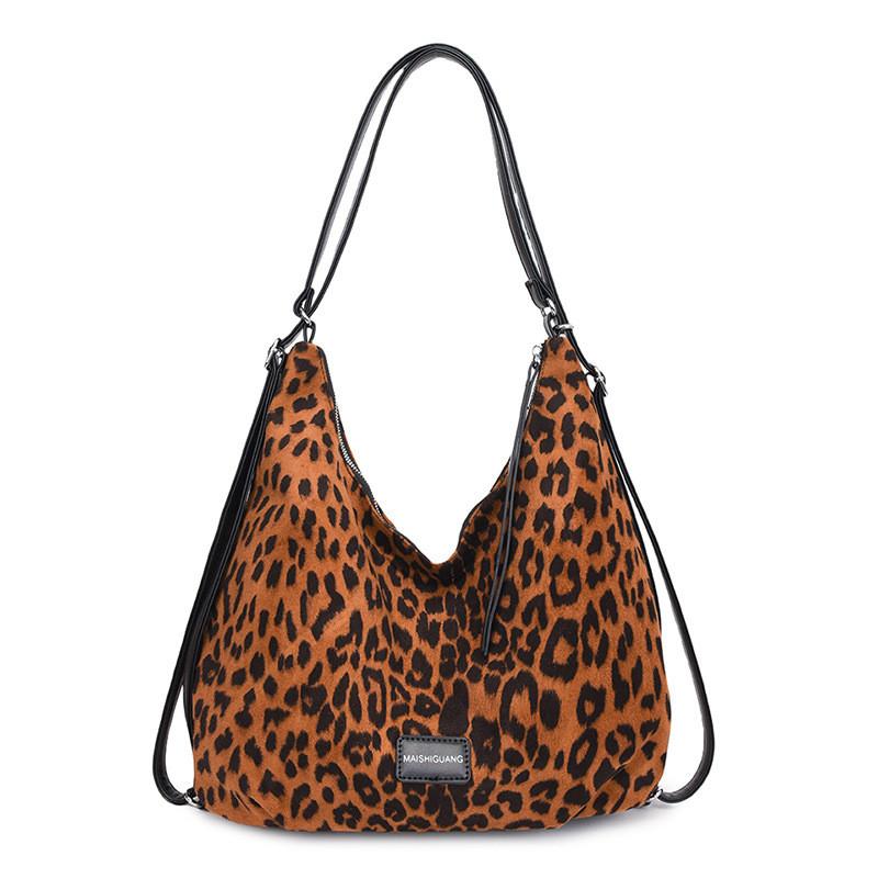 IELGY Large-capacity fashion leopard print cashmere shoulder messenger bag in autumn and winter