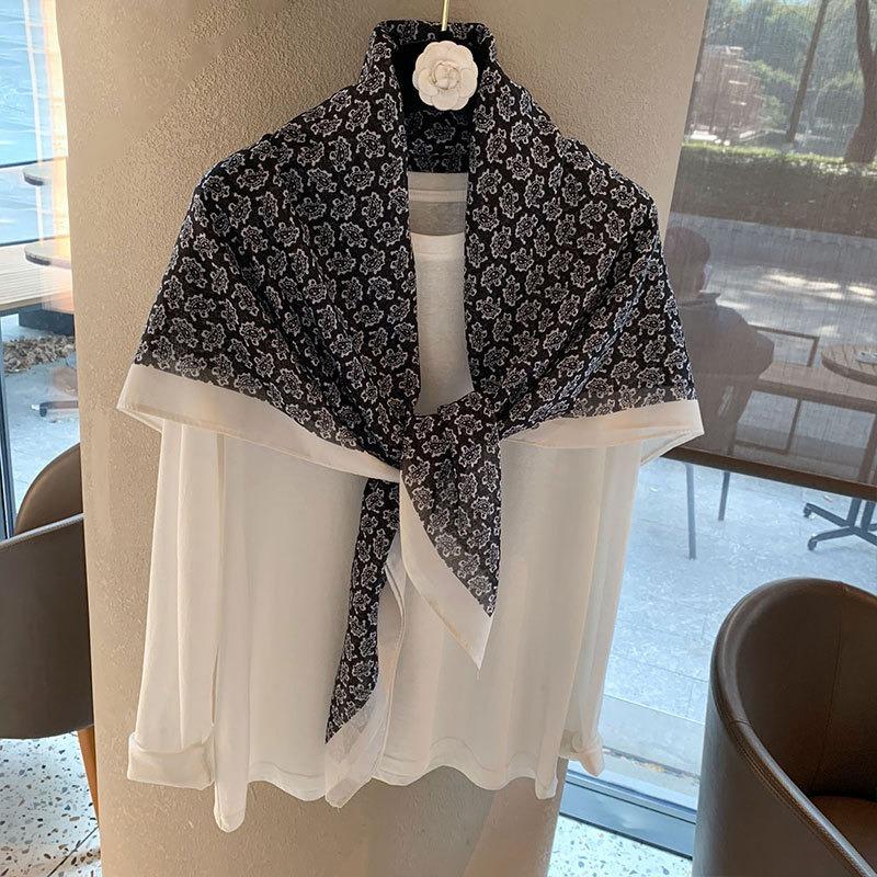 [Variety sunscreen shawl retro printed square scarf women's summer silk cotton silk scarf