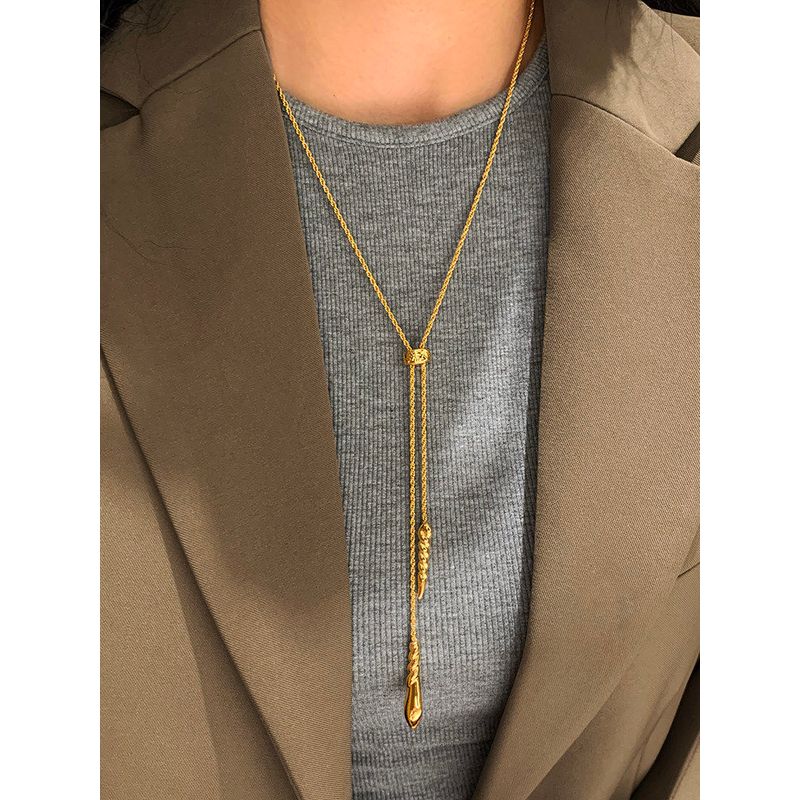 Gold Long Necklace for Women, Light Luxury, Niche, Elegant, High-End, 2026 New Style, Stylish Sweater Chain Accessory