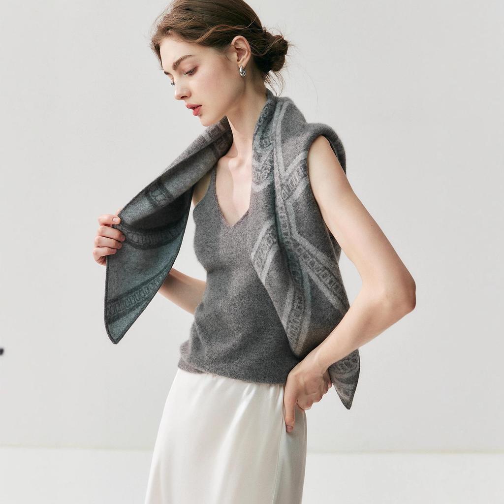 Luxury Autumn/Winter Cashmere Knitted Shawl Scarf - Soft, Skin-Friendly Wool Triangle Neck Warmer for Women