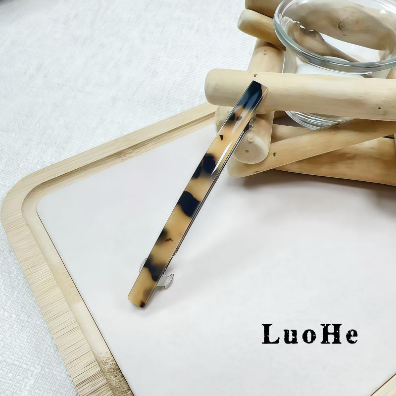 

Luohe Jewelry Leopard Print Spring Hairpin Clip