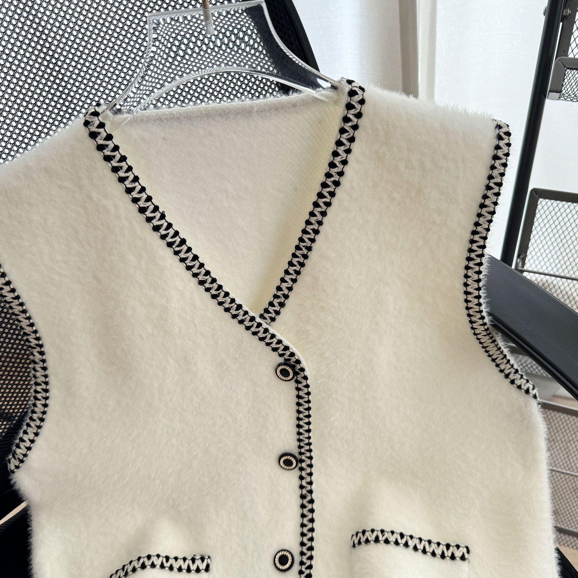 

Женский осенне-зимний вязаный жилет-кардиган с V-образным вырезом и разноцветным переплетением цветов one size fits all бежевый