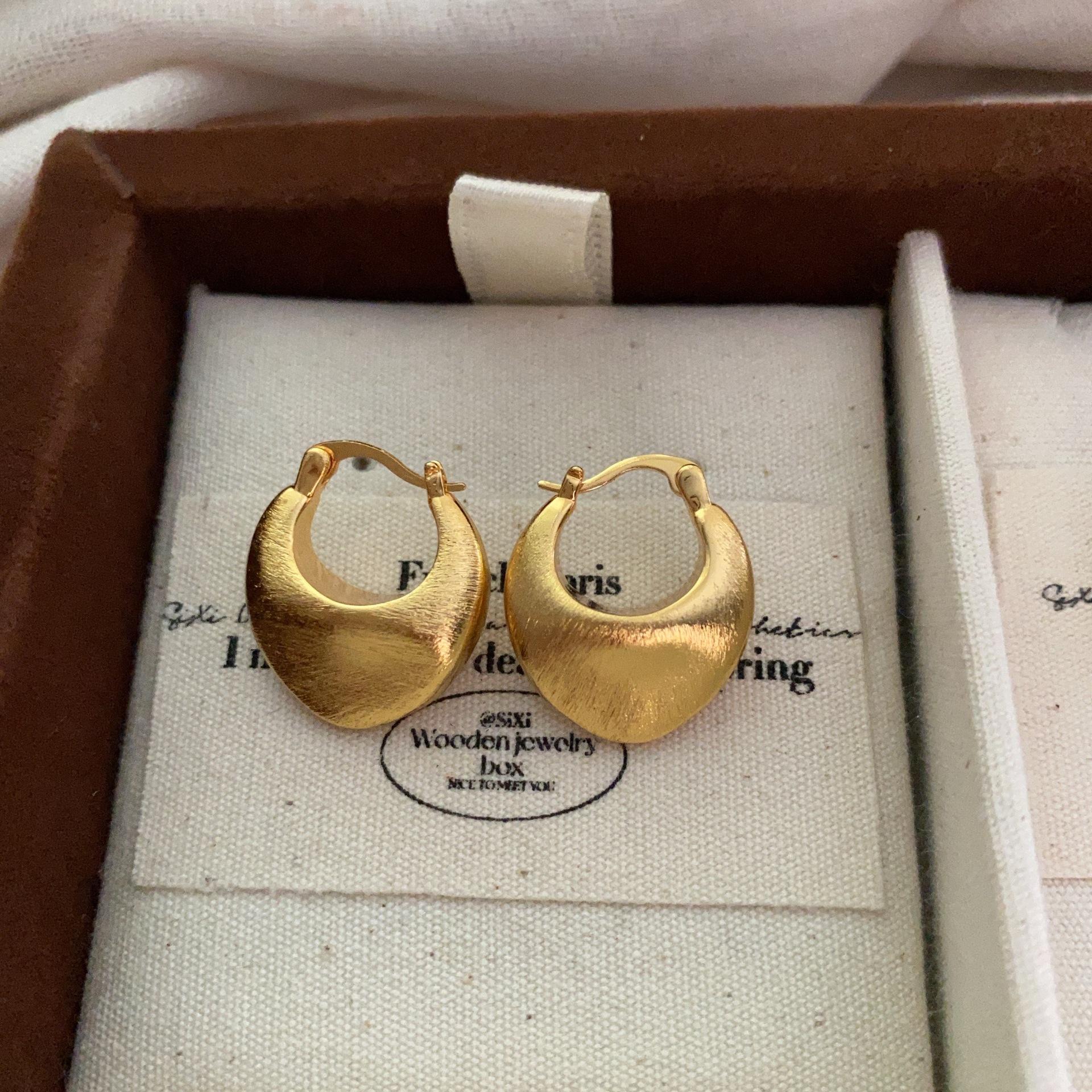 Metal bag, ear buckle earrings, brushed European and American style earrings, simple and retro personality