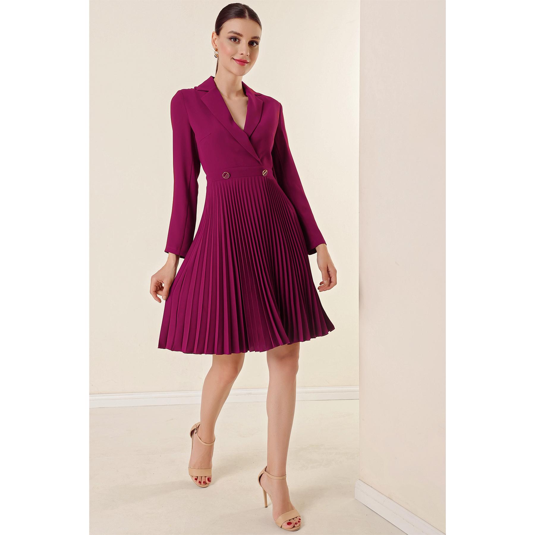 

Плиссированное платье с длинным рукавом и двубортным воротником на пуговицах