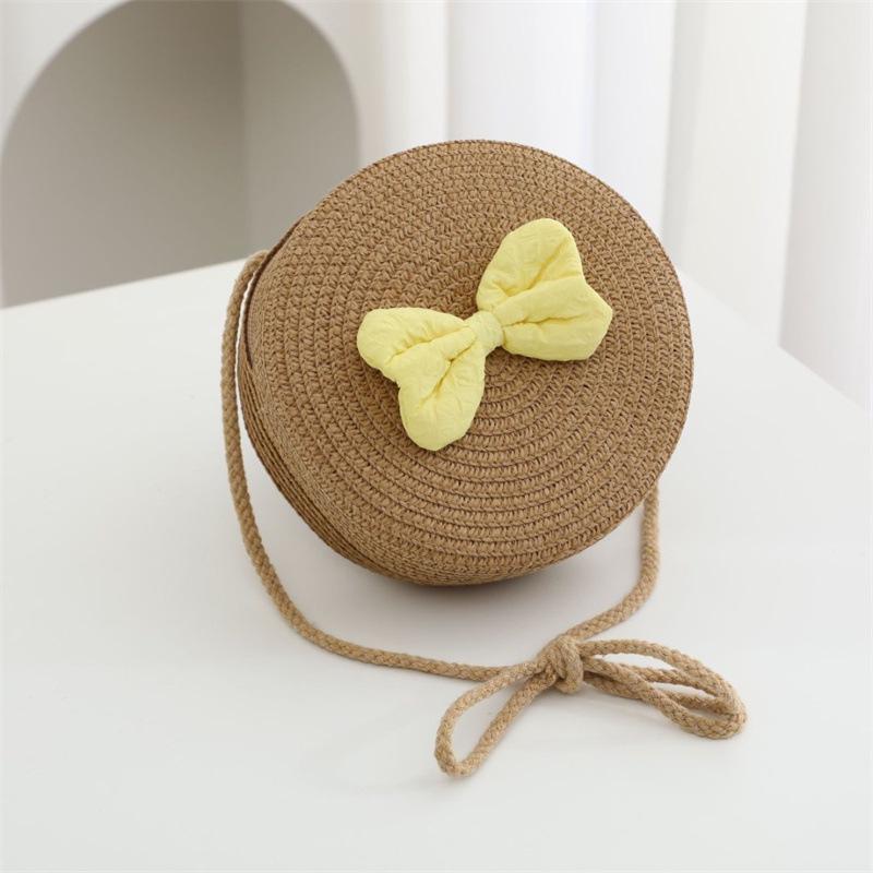 Children's Straw Woven Crossbody Bag - Small Girl's Phone and Coin Purse for Summer Outings and Seaside Trips